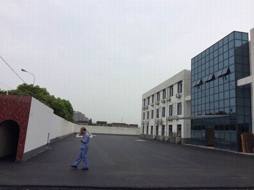 展阳路与鸵鸟路--汽车模具冲压厂