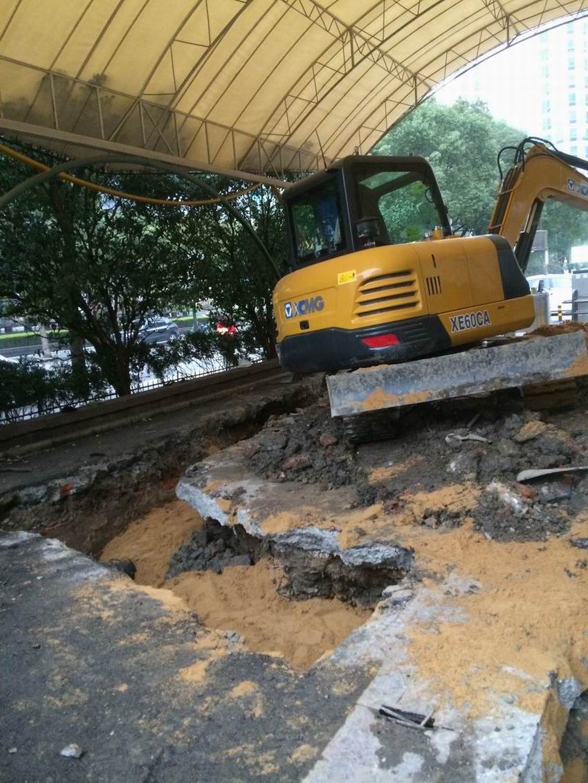 长宁区喜来登太平洋大酒店污水管道开挖恢复