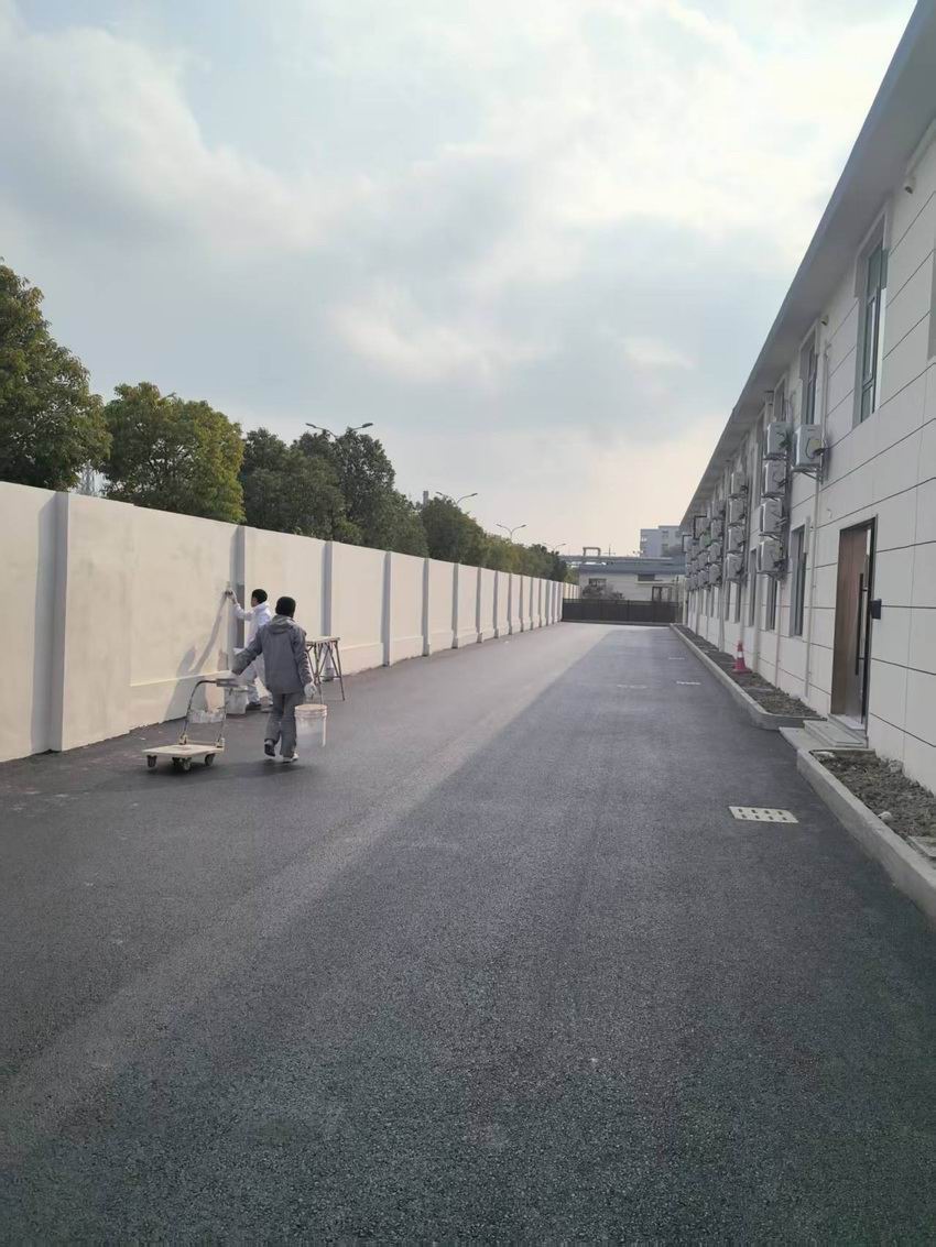 黑色沥青路面